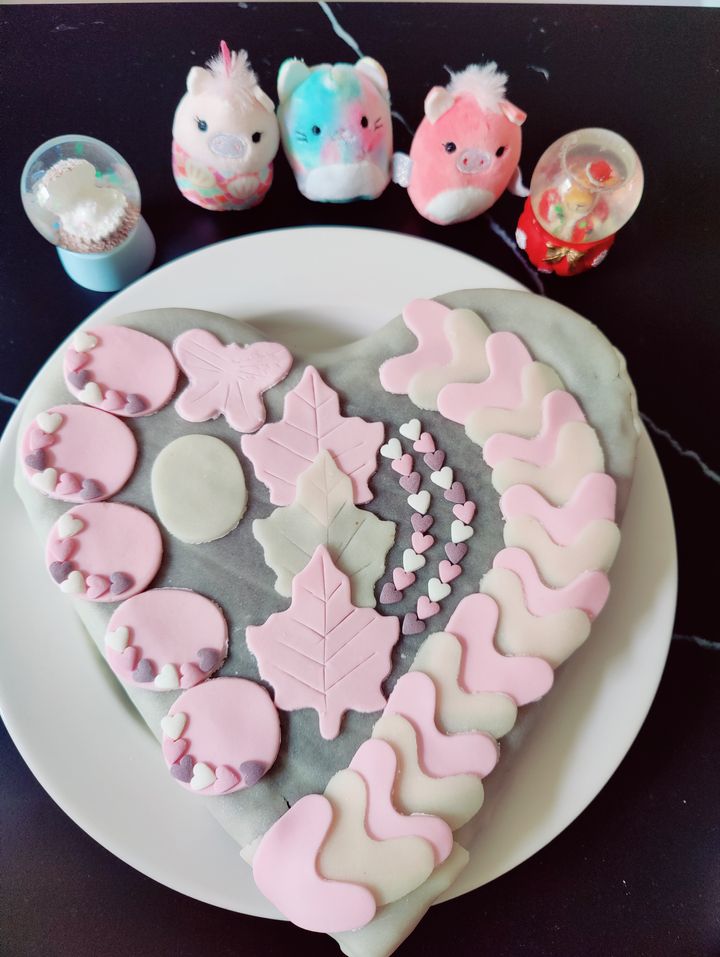 Heart Shaped Eggless Chocolate Cake